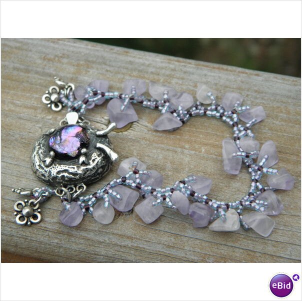 sterling Silber Mit Dichroic Glas Cabochon Lavendel Quarz Cute Bug Armband sterling Silber Mit Dichroic Glas Cabochon Lavendel Quarz Cute Bug Armband von Calessabay