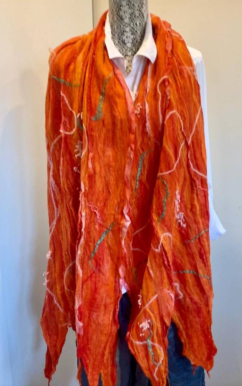 Regenbogen Schal. Seidenschal, Gefilzte Schal, Seide Und Filz Geschenke Für Mama, Mutter, Accessoires Sie, Sie von Calgarydoll