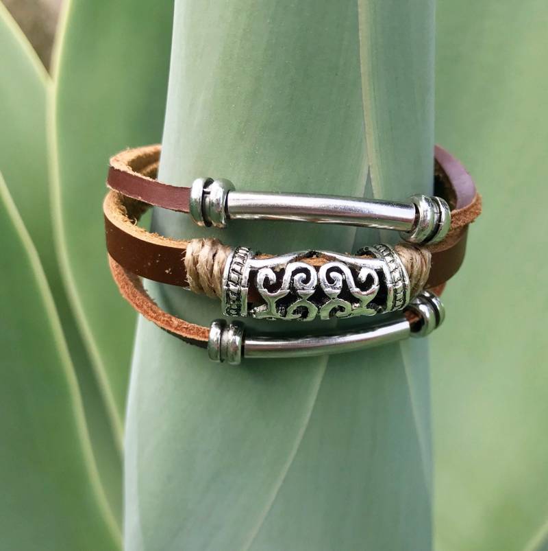 Das "Malibu " Armband - Lederarmband Surfer Freundschaftsarmband Strand Schmuck Boho Armband" Das "Malibu " Armband - Lederarmband Surfer Freundschaftsarmband Strand Schmuck Boho Armband" von CaliBracelet
