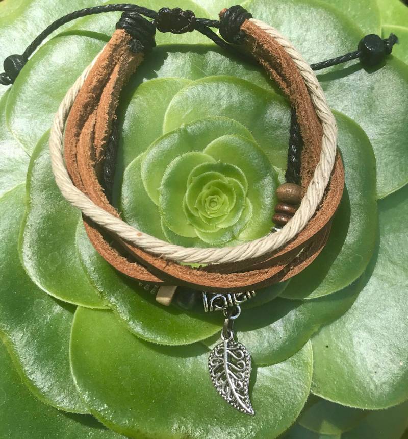 Der "Encinitas"Lederarmband Armband - Surfer Armband-Freundschaft Armband-strand Schmuck Bohoarmband Handgefertigt Der "Encinitas"Lederarmband Armband - Surfer Armband-Freundschaft Armband-strand Schmuck Bohoarmband Handgefertigt von CaliBracelet