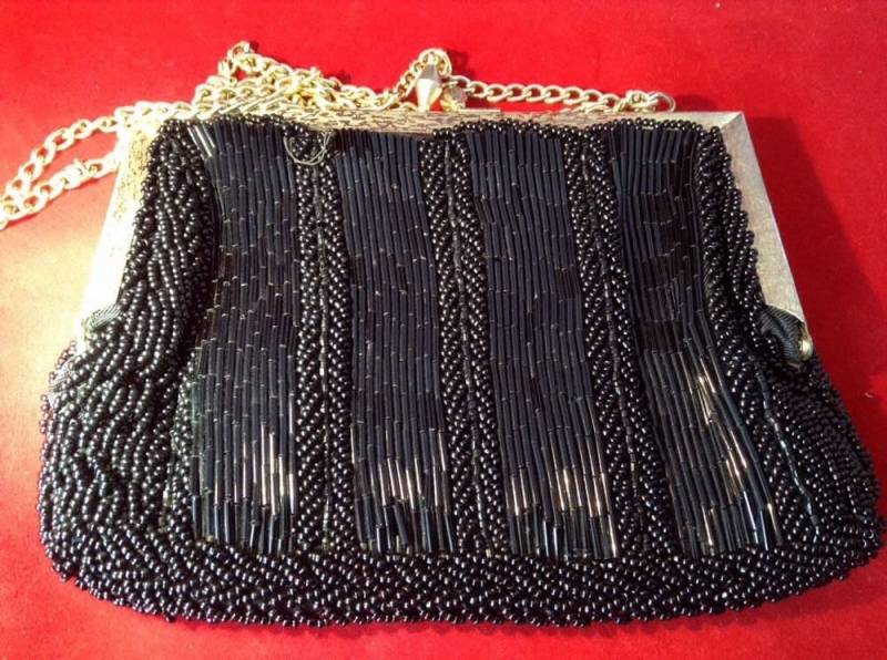 La Regale Perlen Tasche Vintage Schwarze Art Deco Geldbörse, C. Um 1950 von CaliCaliBeautifulVtg