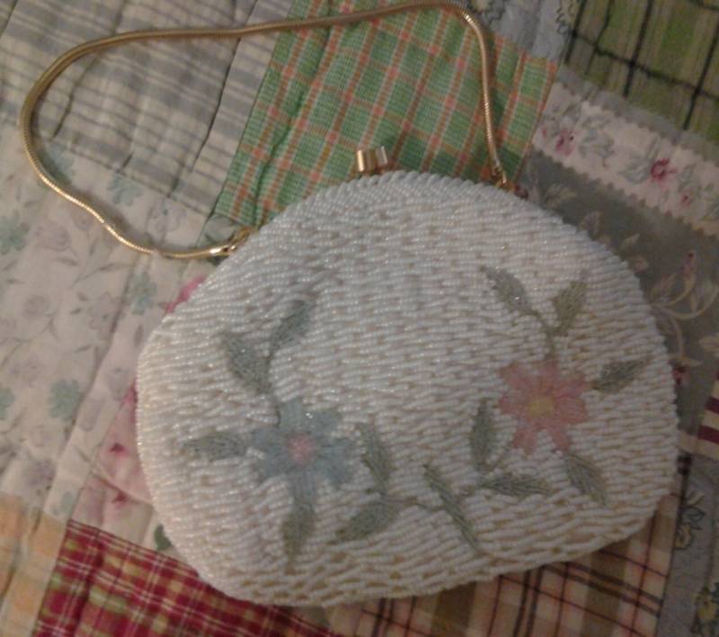Vintage Perlen Blumen Handtasche 1960S Handgemachte Abendtasche von CaliCaliBeautifulVtg
