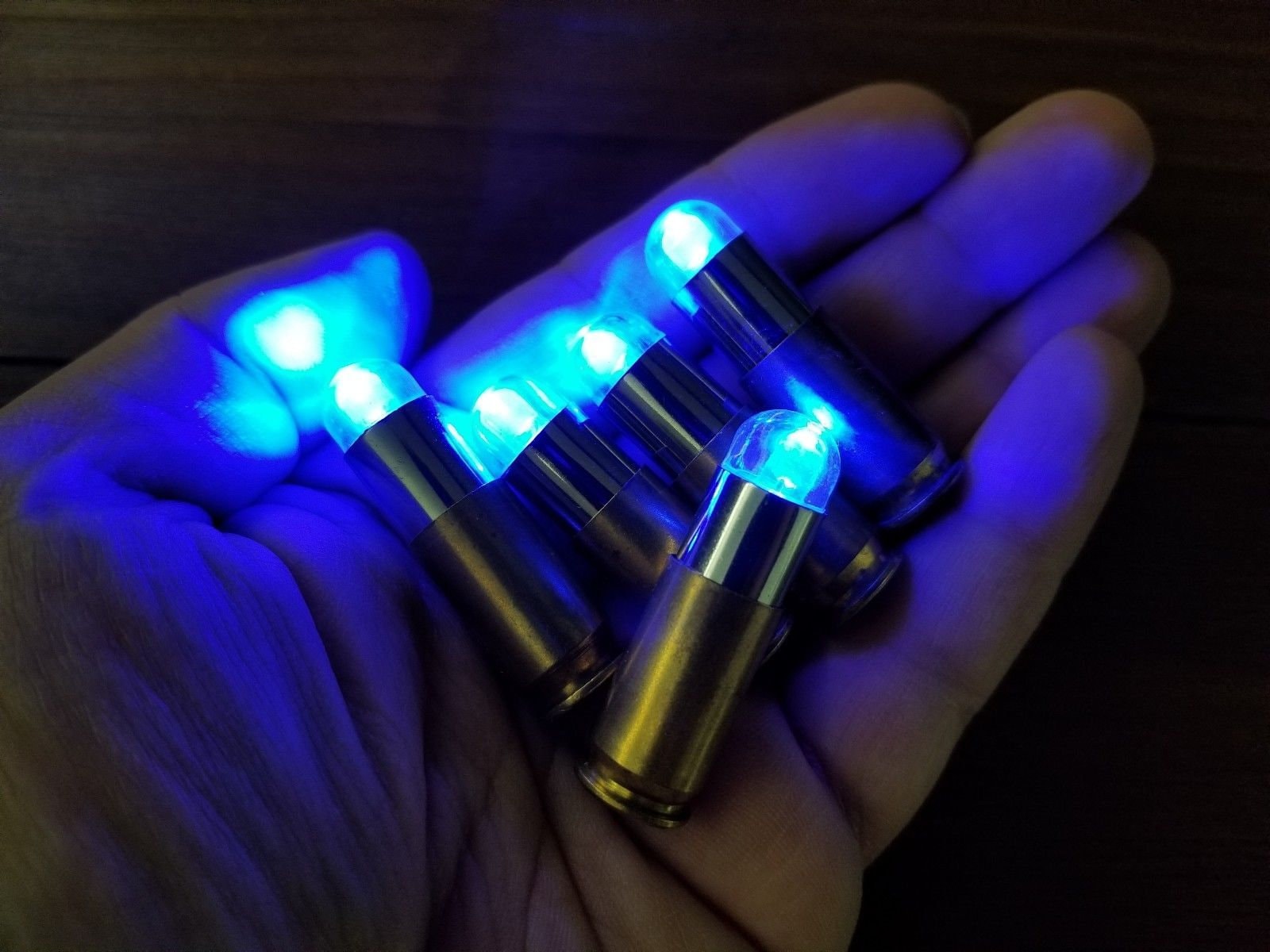 Blade Runner Blaster Prop Ammo - 5 Lumi-Shok Runden Deckard Cosplay Light-Up Vampir Jäger Replikant Unterwelt Ultraviolett Tomenosuke Nerf Blade Runner Blaster Prop Ammo - 5 Lumi-Shok Runden Deckard Cosplay Light-Up Vampir Jäger Replikant Unterwelt Ultraviolett Tomenosuke Nerf von CaliberCraftProps