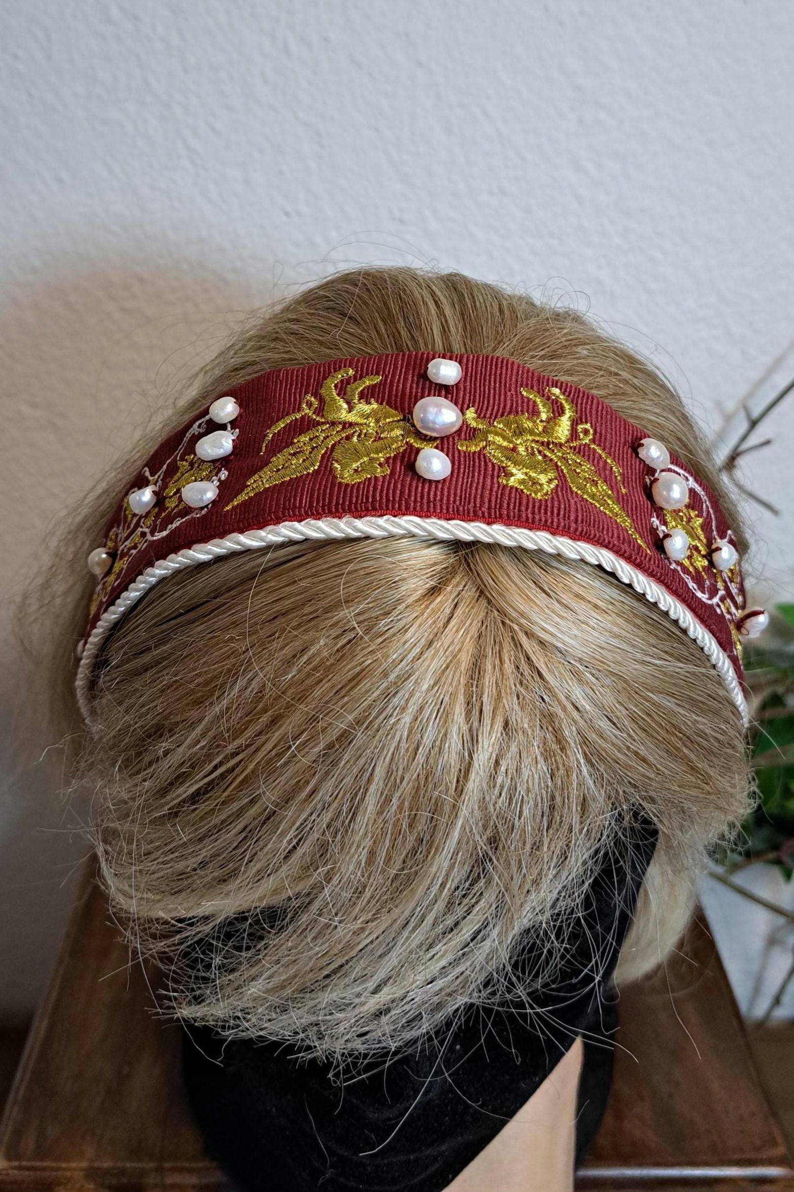 Mittelalterliche Kopfbedeckung Venedig Mittelalterliche Kopfbedeckung Venedig von CalicoRicami