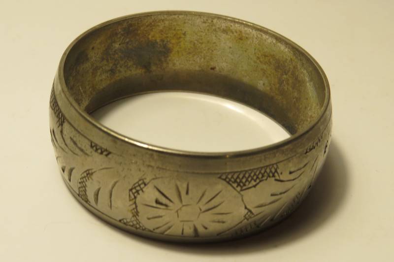 Vtg Mid Century Silber Oder Zinn Geätzt 1" Breit Armreif von Calidebs