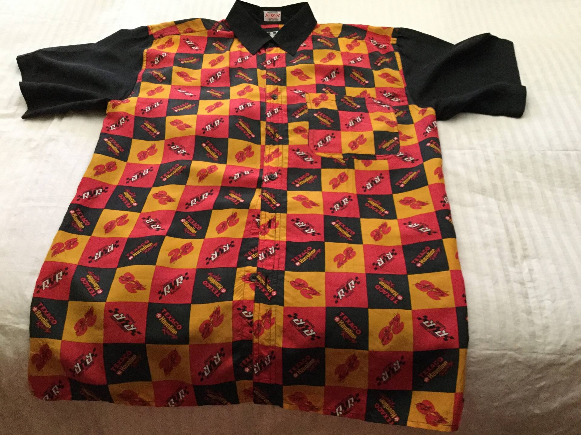 Ernie Irvan, Robert Yates, Texaco War Nascar Knopf Vorne Shirt Ernie Irvan, Robert Yates, Texaco War Nascar Knopf Vorne Shirt von Caliestatesellers
