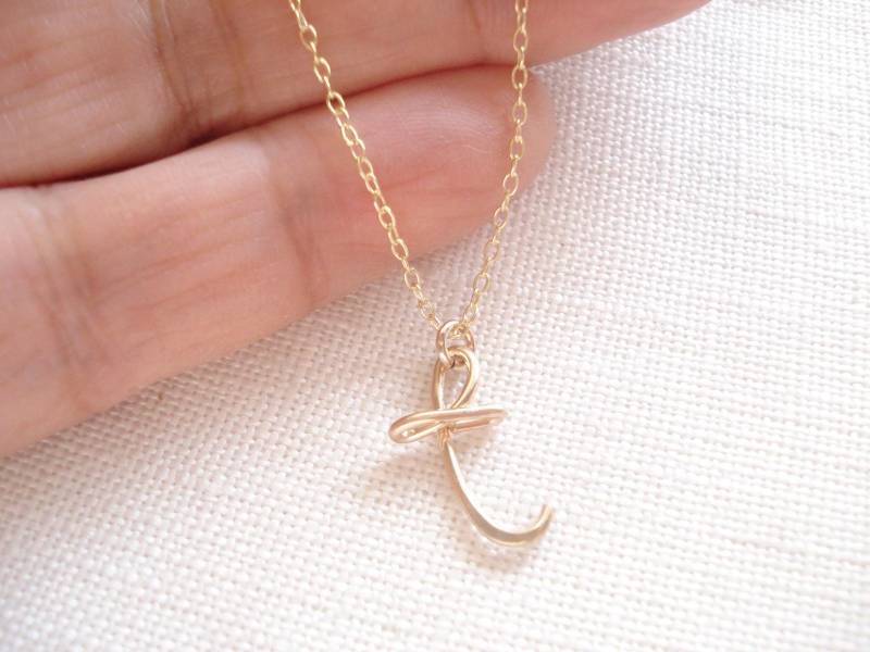 Personalisierte Anfangshalskette...gold Filled, Sterling Silber Oder Roségold, Handgemachte Drahtgewickelte Kursive Initiale Für Jeden Tag von CaliforniaAZ