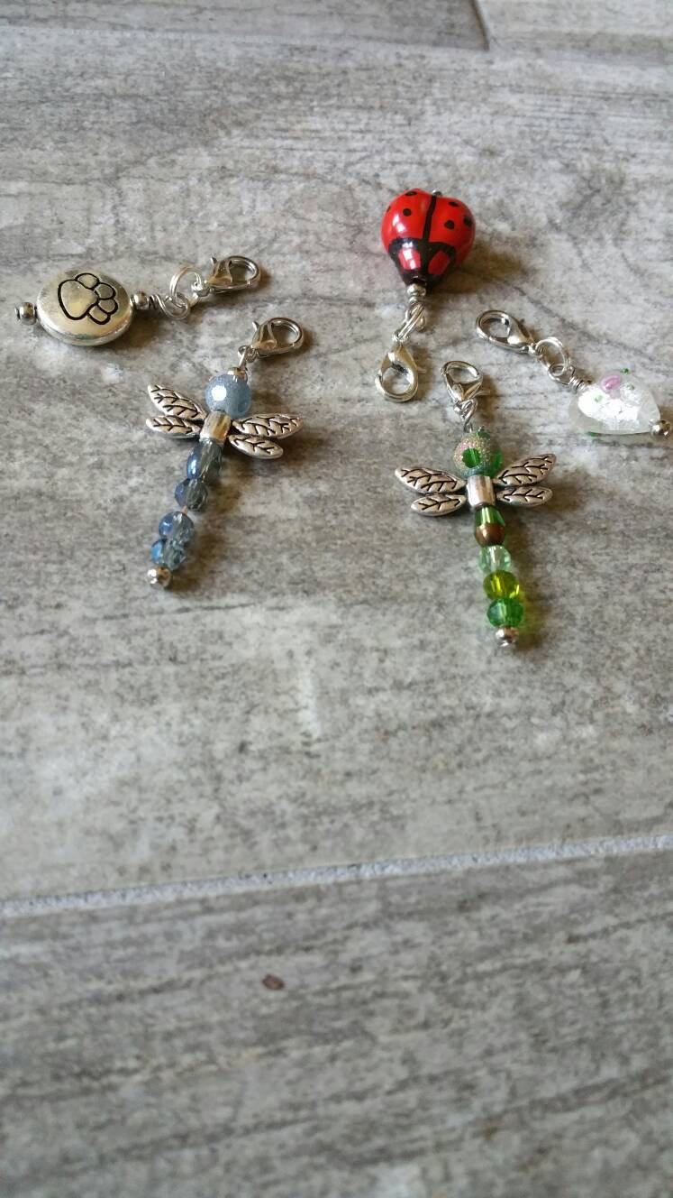 Geldbörse Charm Clip Libelle Marienkäfer Pfotenabdruck Kristall Herz Silber Reißverschluss Schere Fob Haustier Kragen Erinnerung Sympathie Geldbörse Charm Clip Libelle Marienkäfer Pfotenabdruck Kristall Herz Silber Reißverschluss Schere Fob Haustier Kragen Erinnerung Sympathie von CaliforniaCrownJewel
