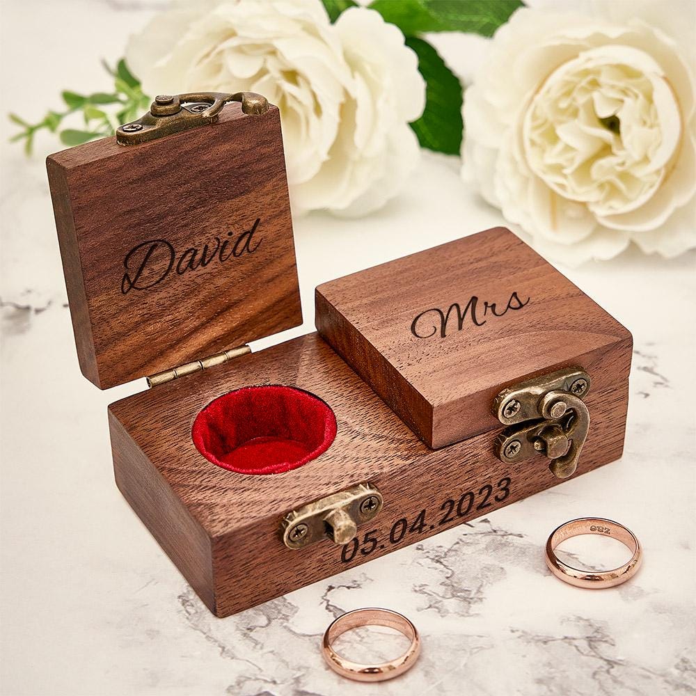 Personalisierte Walnuss Doppelring Box Hochzeit Andenken Personalisierte Walnuss Doppelring Box Hochzeit Andenken von CaliforniaDeStudio