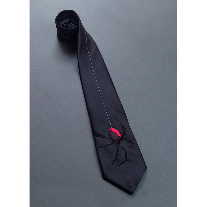 Gestickte Spinnen-Krawatte von CallousCrow
