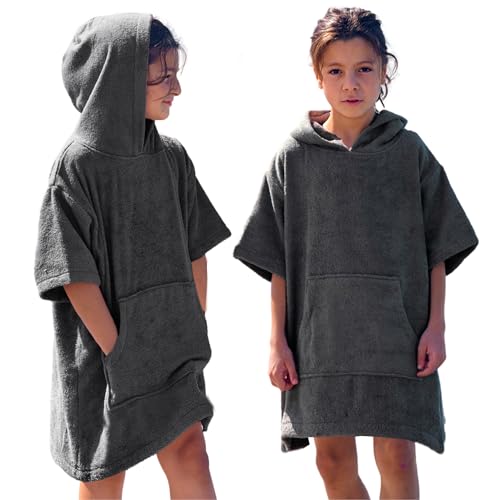 CalmyBEACH Frottee Badeponcho Mädchen Jungen - Kinder Surf Poncho 100% Baumwolle Strandponcho Handtuch mit Kapuze Umziehhilfe Surfponcho Bademantel (Alter 6-9, Anthrazit) von CalmyBEACH