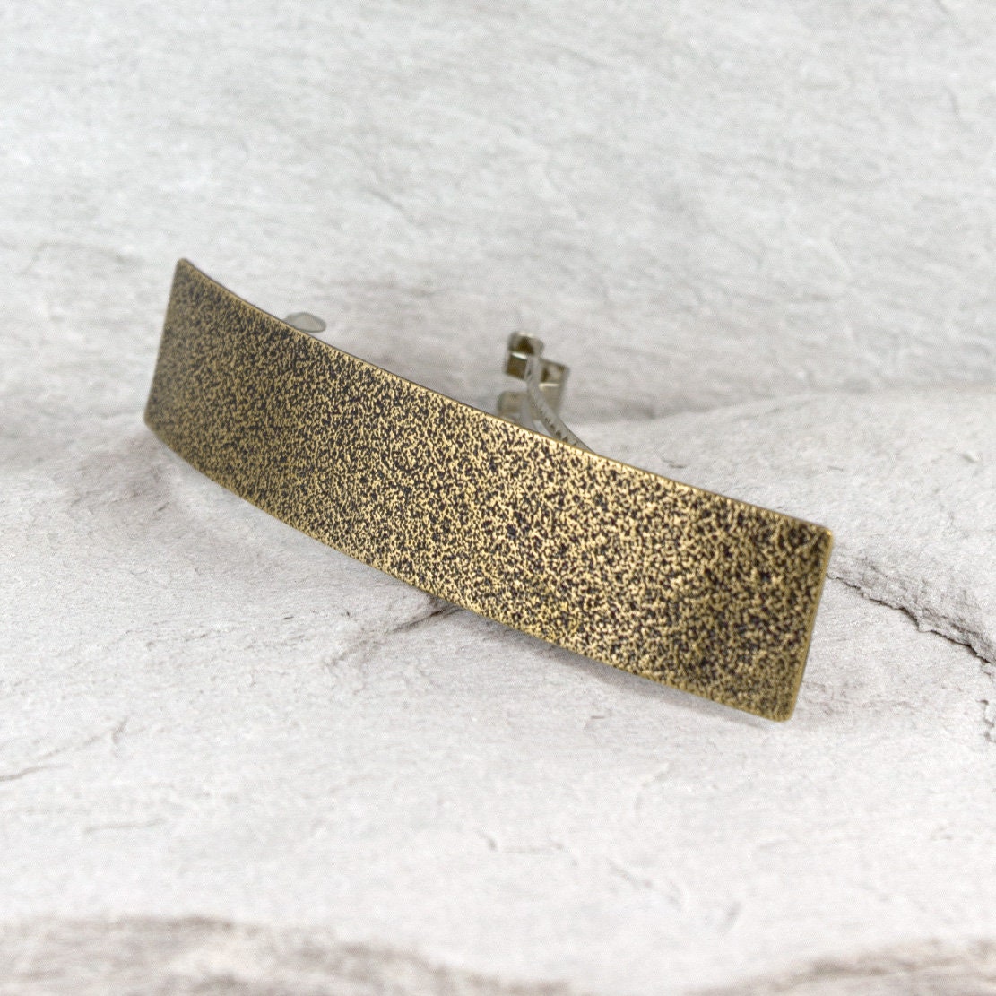 strukturierte Messing Haarspange - Goldfarbene Aus Metall. "Sand' Von Caltha von CalthaJewelry