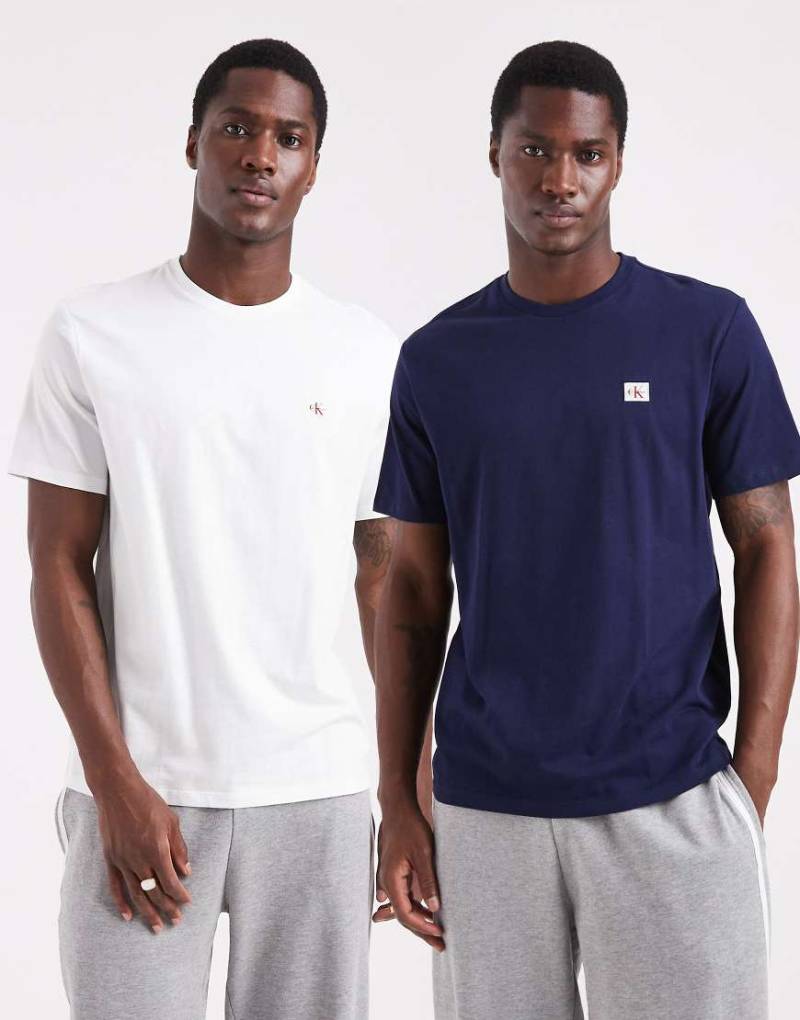 Calvin Klein Jeans - 2-er-Pack T-Shirts in Marineblau und Weiß von Calvin Klein Jeans
