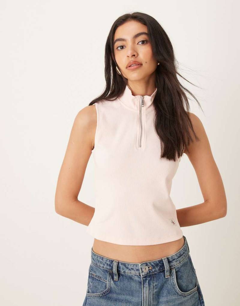 Calvin Klein Jeans - Ärmelloses Polo-Oberteil in Rosa mit kurzem Reißverschluss und Logo von Calvin Klein Jeans