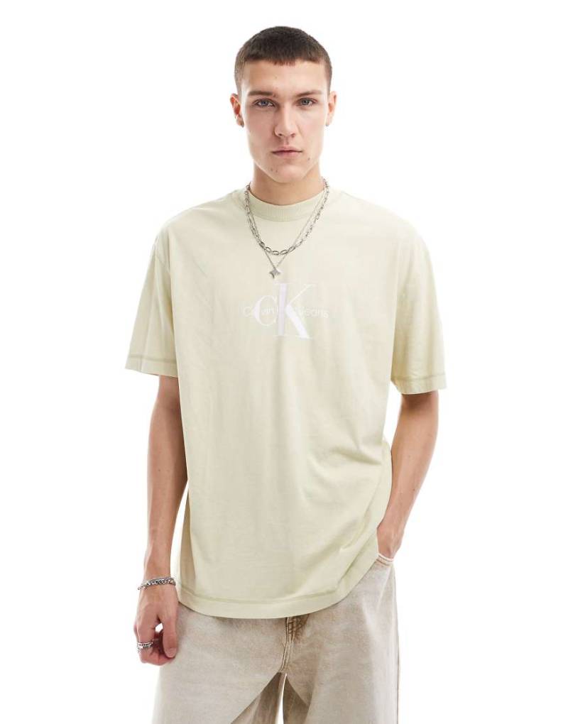 Calvin Klein Jeans - Archival Monologo - T-Shirt in Grün von Calvin Klein Jeans