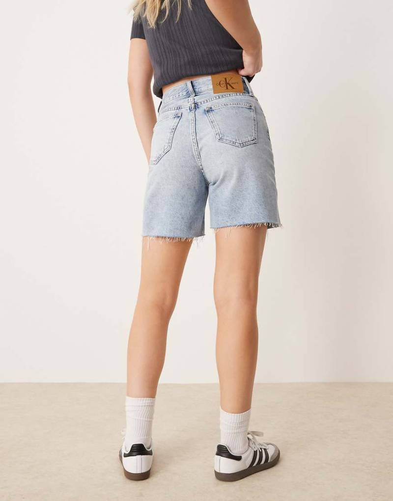 Calvin Klein Jeans - Bermuda-Jorts in heller Waschung-Blau Calvin Klein Jeans - Bermuda-Jorts in heller Waschung-Blau von Calvin Klein Jeans