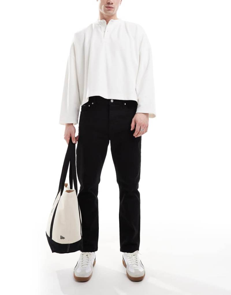 Calvin Klein Jeans - Dad-Jeans in schwarzer Waschung von Calvin Klein Jeans