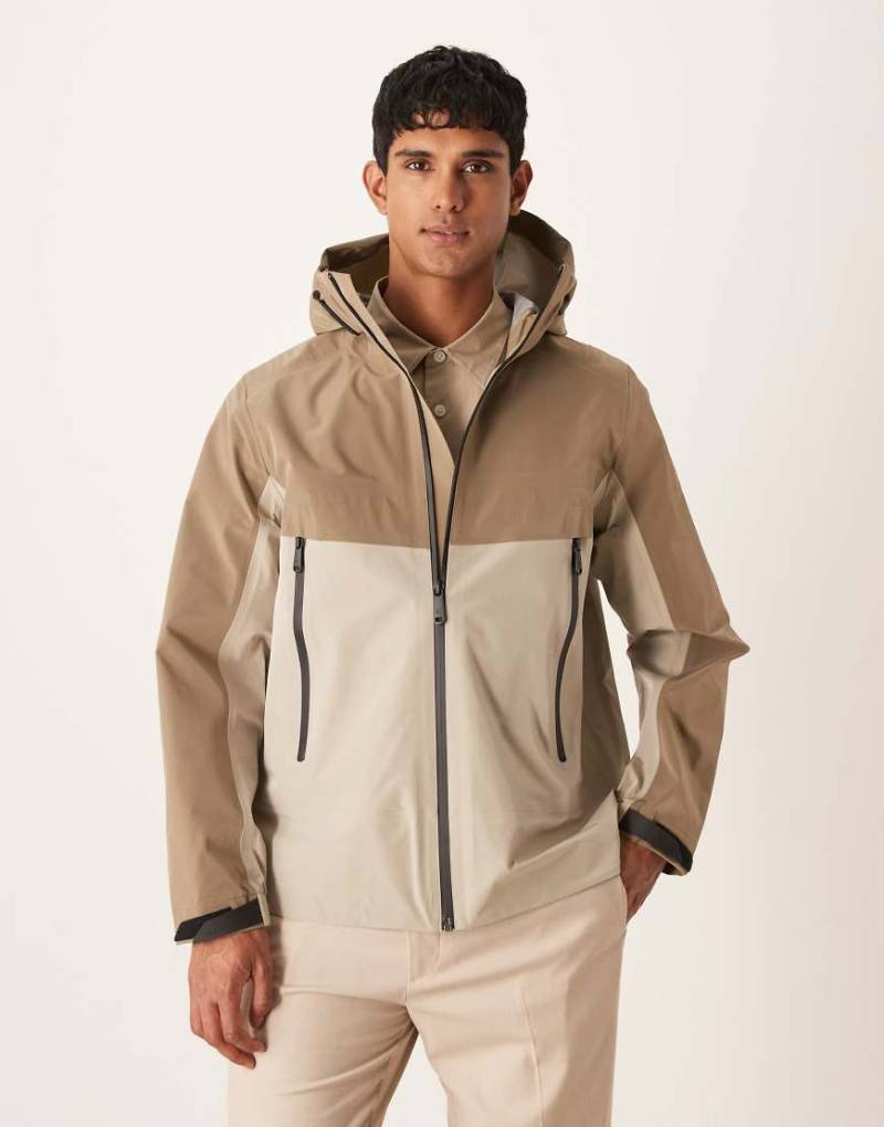 Calvin Klein Jeans - Funktionale Shell-Windjacke in Beige mit Farbblockdesign-Neutral von Calvin Klein Jeans