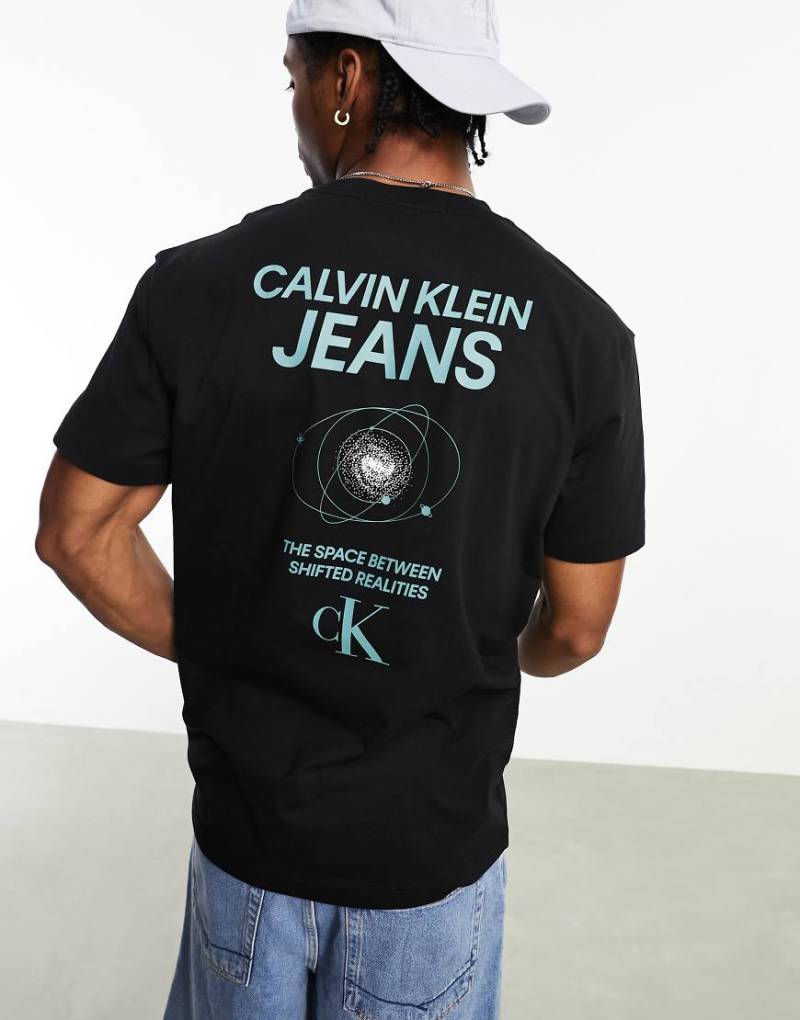 Calvin Klein Jeans - Future Galaxy - T-Shirt in Schwarz mit Rückenprint von Calvin Klein Jeans