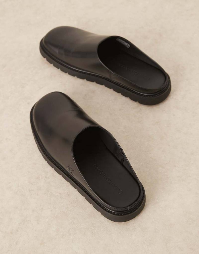 Calvin Klein Jeans - Geformte Mules zum Reinschlüpfen in Schwarz von Calvin Klein Jeans