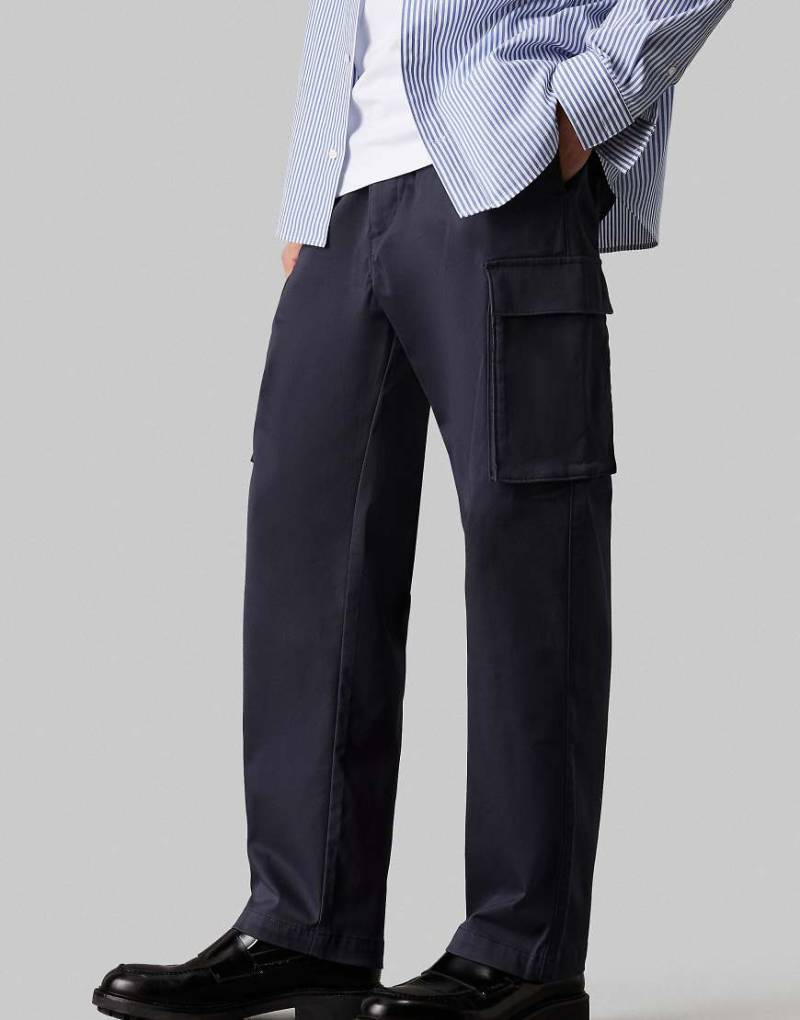 Calvin Klein Jeans - Gerade Baumwoll-Cargohose in India Ink-Blau von Calvin Klein Jeans