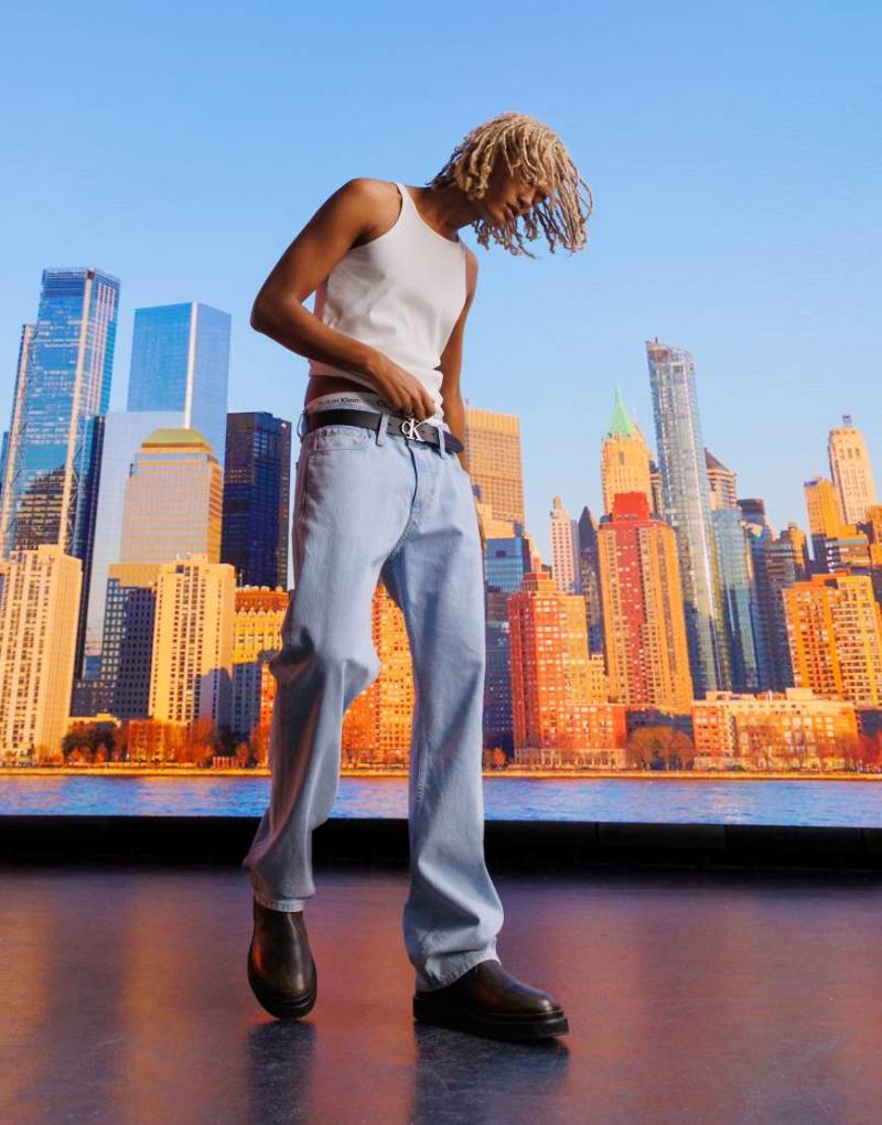 Calvin Klein Jeans - Gerade geschnittene Jeans im 90er-Stil in heller Waschung-Blau von Calvin Klein Jeans