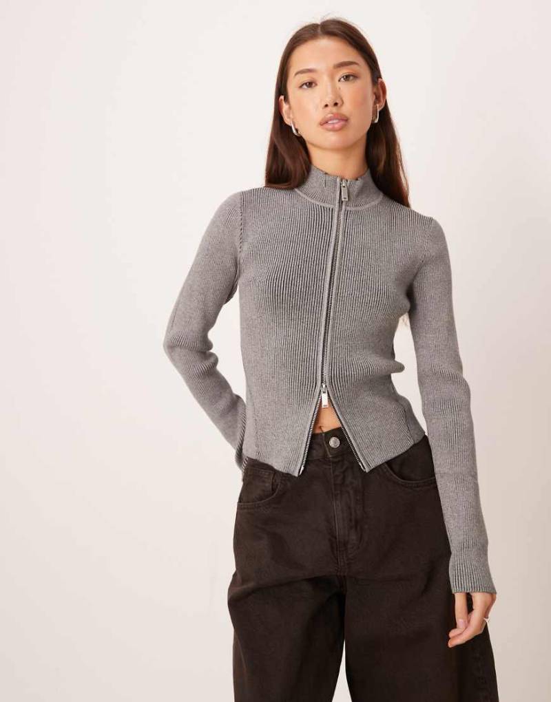 Calvin Klein Jeans - Gerippte Strickjacke in Grau von Calvin Klein Jeans