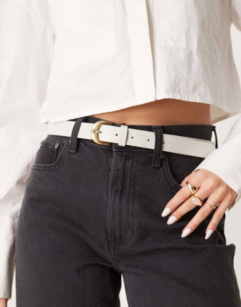 Calvin Klein Jeans - Gürtel in Creme mit goldfarbener Schnalle-Schwarz von Calvin Klein Jeans