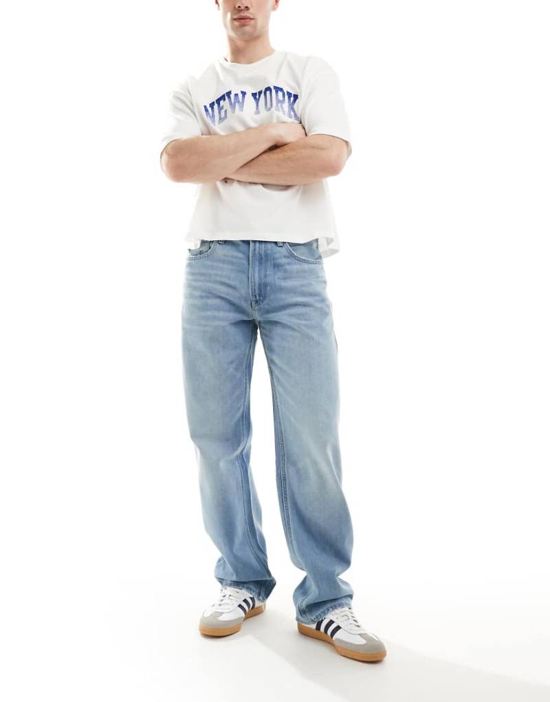 Calvin Klein Jeans - Icon - Jeans in mittelblauer Waschung im 90er-Stil mit geradem Schnitt von Calvin Klein Jeans