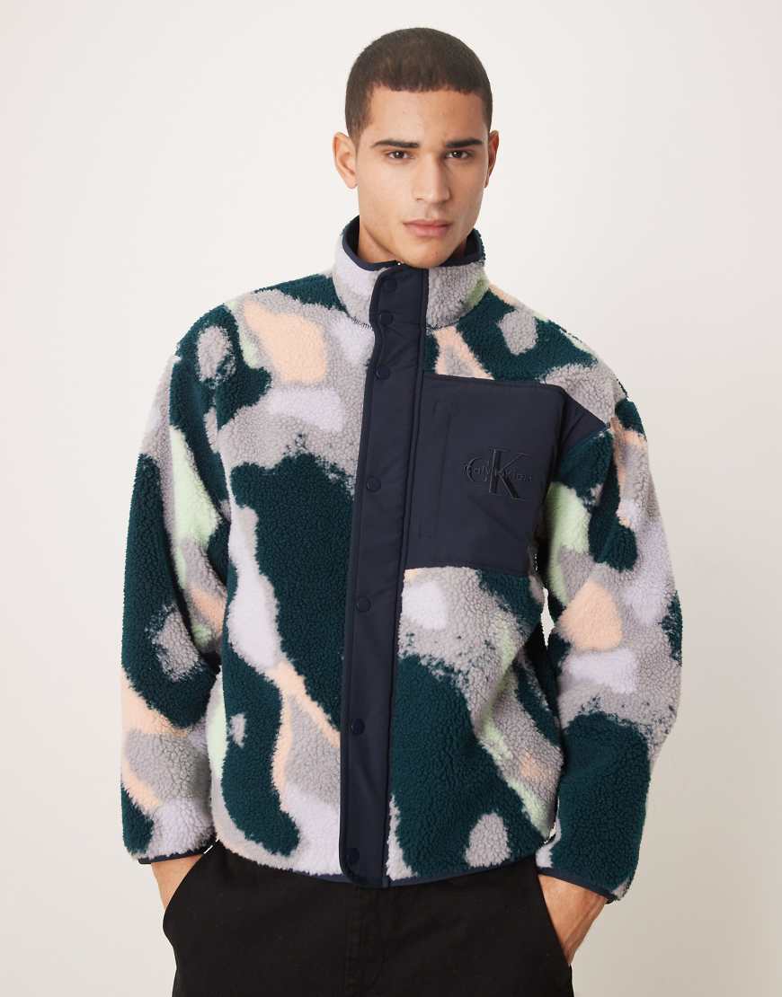 Calvin Klein Jeans - Jacke aus Polarfleece in Marineblau und Flieder mit abstraktem Muster von Calvin Klein Jeans