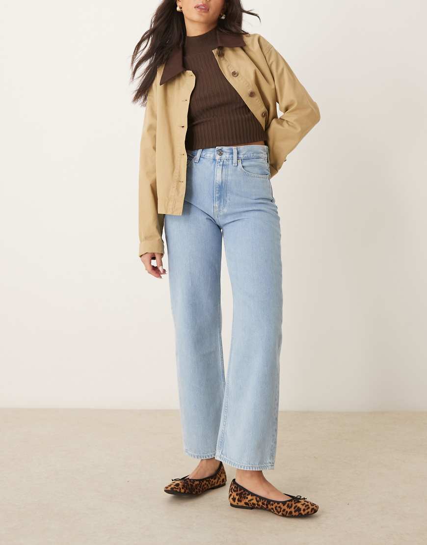 Calvin Klein Jeans - Jeans in heller Waschung mit abgerundetem Beinschnitt-Blau Calvin Klein Jeans - Jeans in heller Waschung mit abgerundetem Beinschnitt-Blau von Calvin Klein Jeans