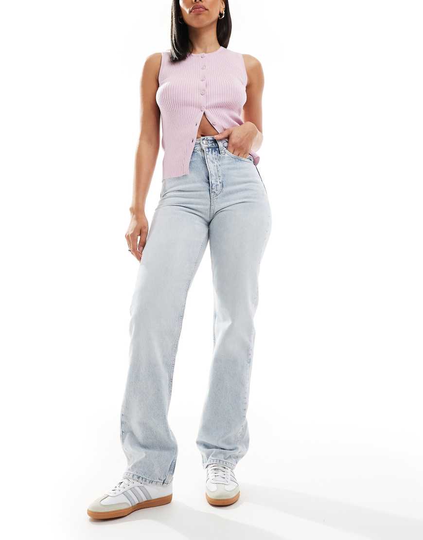 Calvin Klein Jeans - Jeans in heller Waschung mit geradem Schnitt und hohem Bund-Blau Calvin Klein Jeans - Jeans in heller Waschung mit geradem Schnitt und hohem Bund-Blau von Calvin Klein Jeans