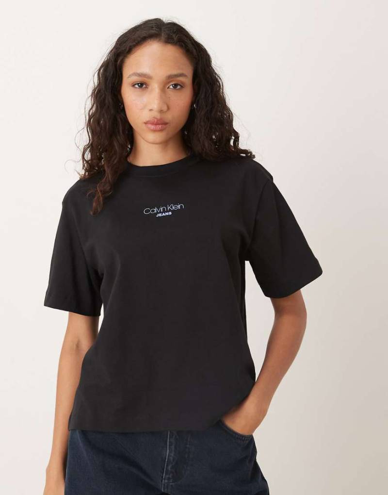 Calvin Klein Jeans - Kastiges T-Shirt in Schwarz von Calvin Klein Jeans