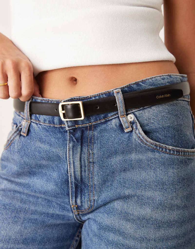 Calvin Klein Jeans - Klassischer Gürtel in Schwarz mit quadratischer Schnalle von Calvin Klein Jeans