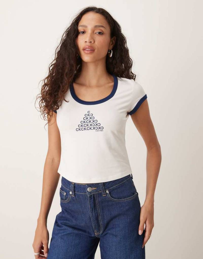 Calvin Klein Jeans - Knapp geschnittenes Ringer-T-Shirt in Weiß und Marineblau von Calvin Klein Jeans