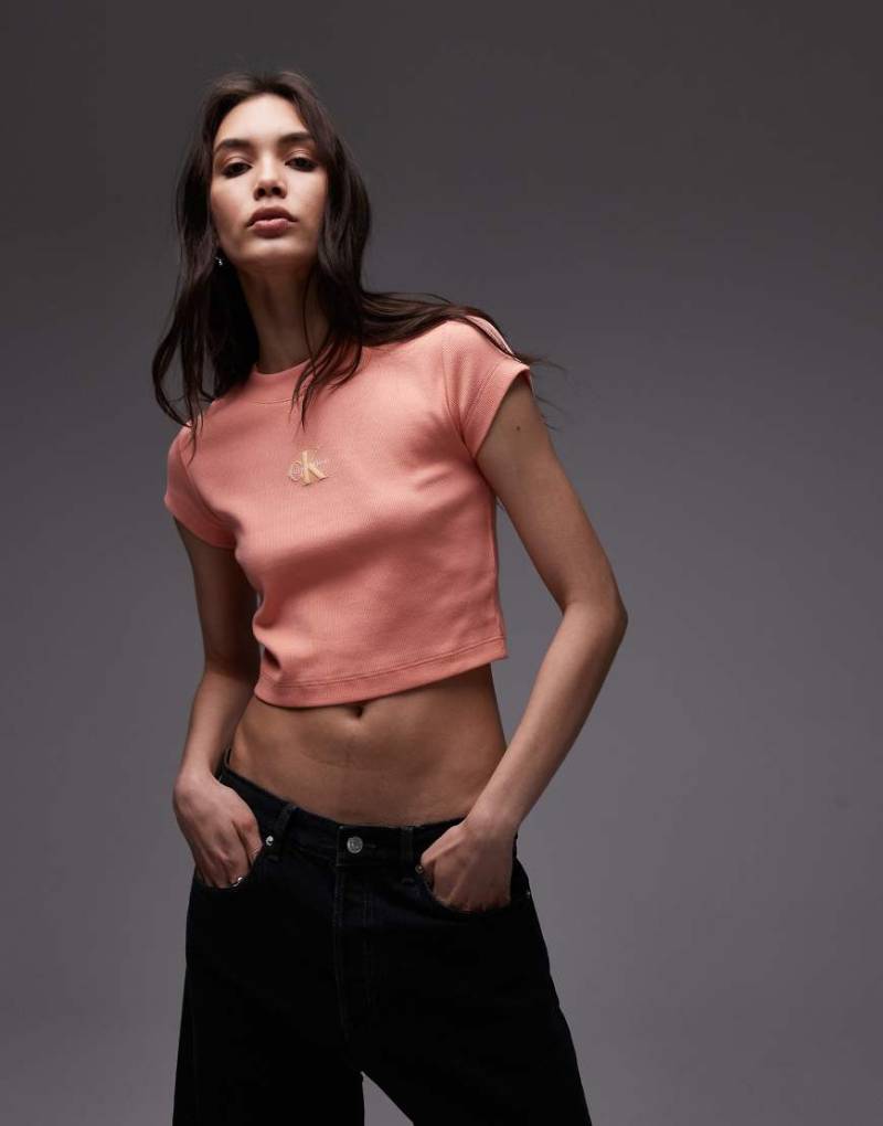 Calvin Klein Jeans - Knapp geschnittenes T-Shirt in Pfirsich mit Monogramm-Rosa von Calvin Klein Jeans
