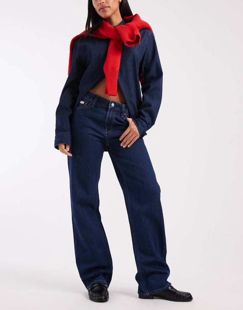 Calvin Klein Jeans - Kultige Straight Jeans im 90er-Stil in echtem Indigoblau-Marineblau von Calvin Klein Jeans