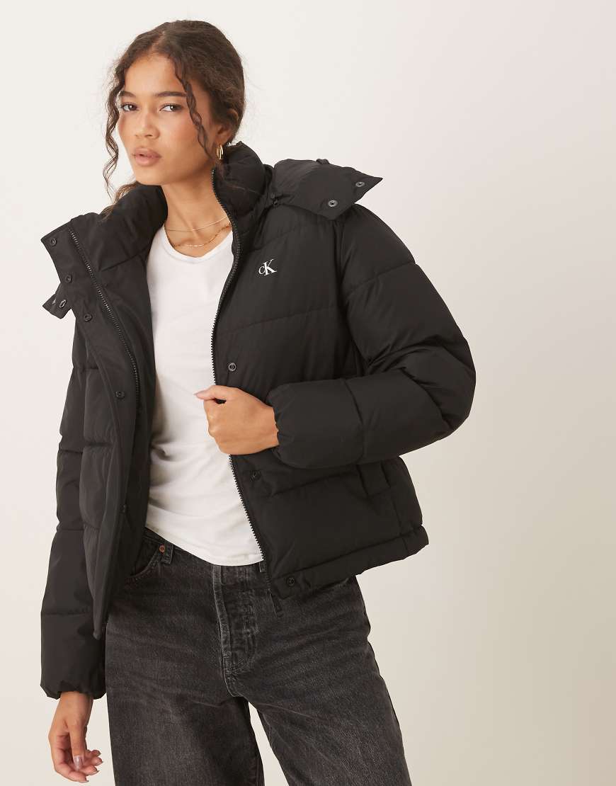 Calvin Klein Jeans - Kurze, schlichte Steppjacke in Schwarz von Calvin Klein Jeans