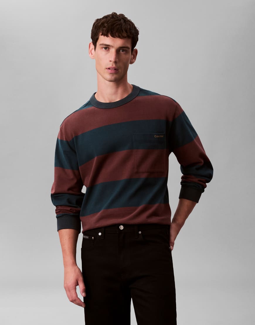 Calvin Klein Jeans - Langärmliges, gestreiftes T-Shirt in Burgunderrot und Marineblau von Calvin Klein Jeans