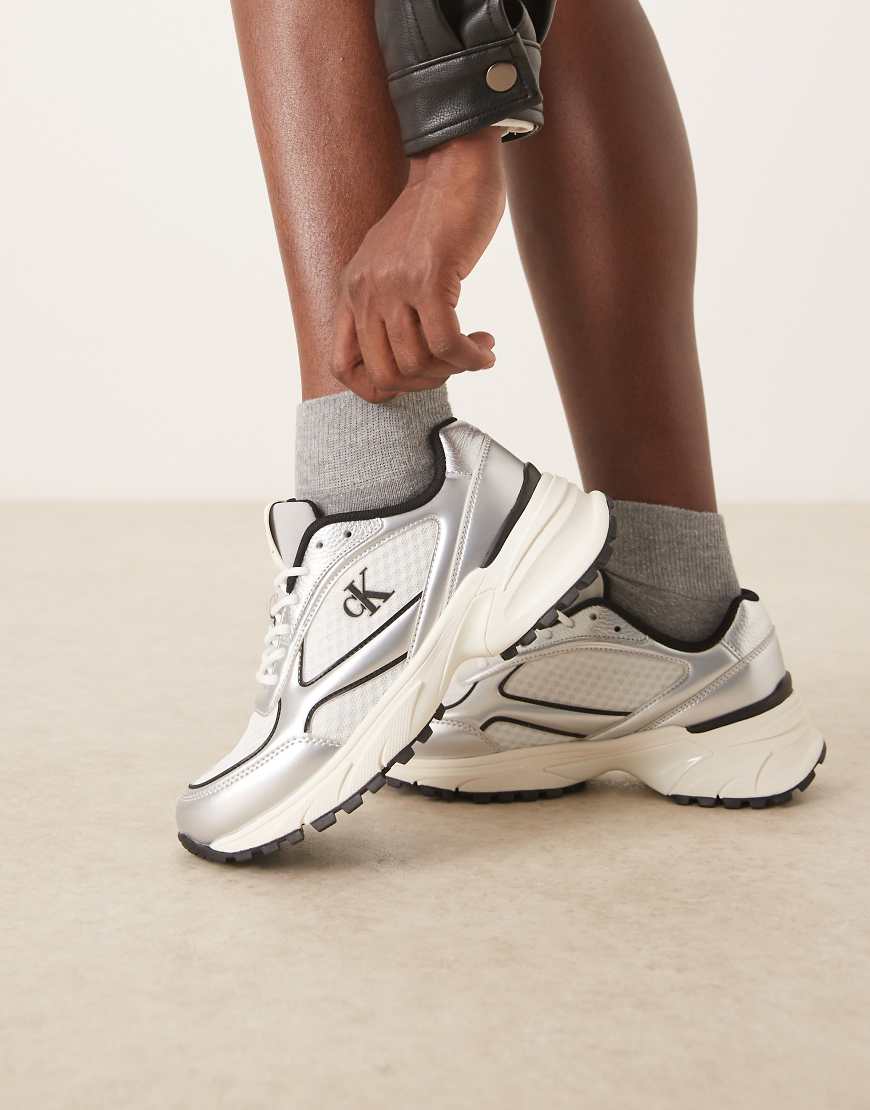 Calvin Klein Jeans - Laufsneaker aus Netzstoff in Silber von Calvin Klein Jeans