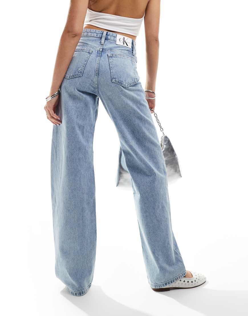 Calvin Klein Jeans - Locker geschnittene Jeans in heller Waschung mit hohem Bund-Blau Calvin Klein Jeans - Locker geschnittene Jeans in heller Waschung mit hohem Bund-Blau von Calvin Klein Jeans