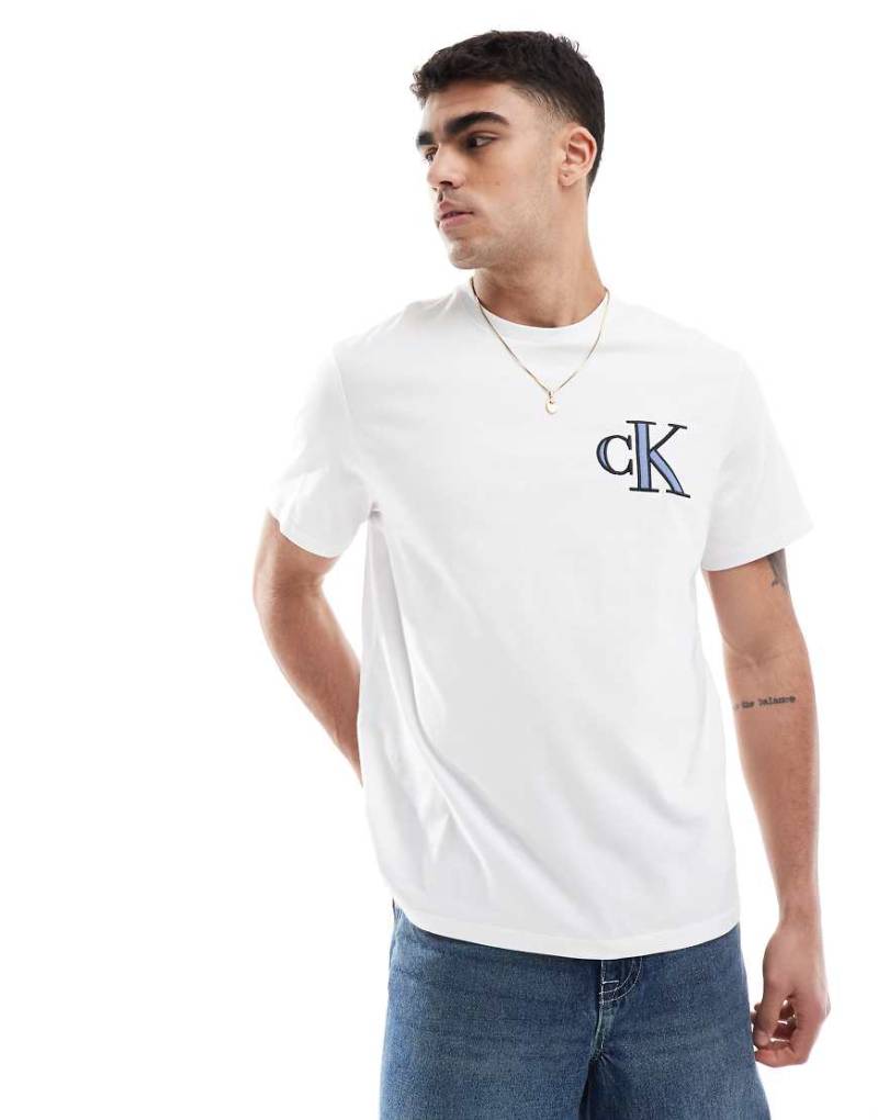 Calvin Klein Jeans - Locker geschnittenes T-Shirt in Weiß mit Logo-Aufnäher von Calvin Klein Jeans
