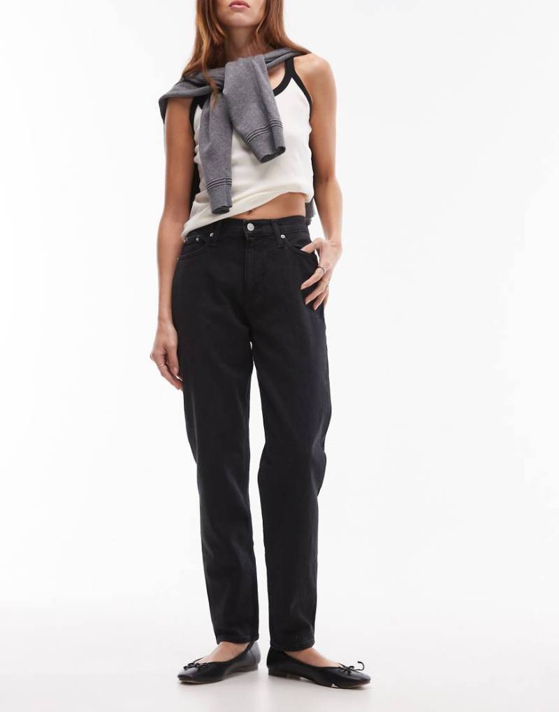 Calvin Klein Jeans - Mom-Jeans in Schwarz von Calvin Klein Jeans