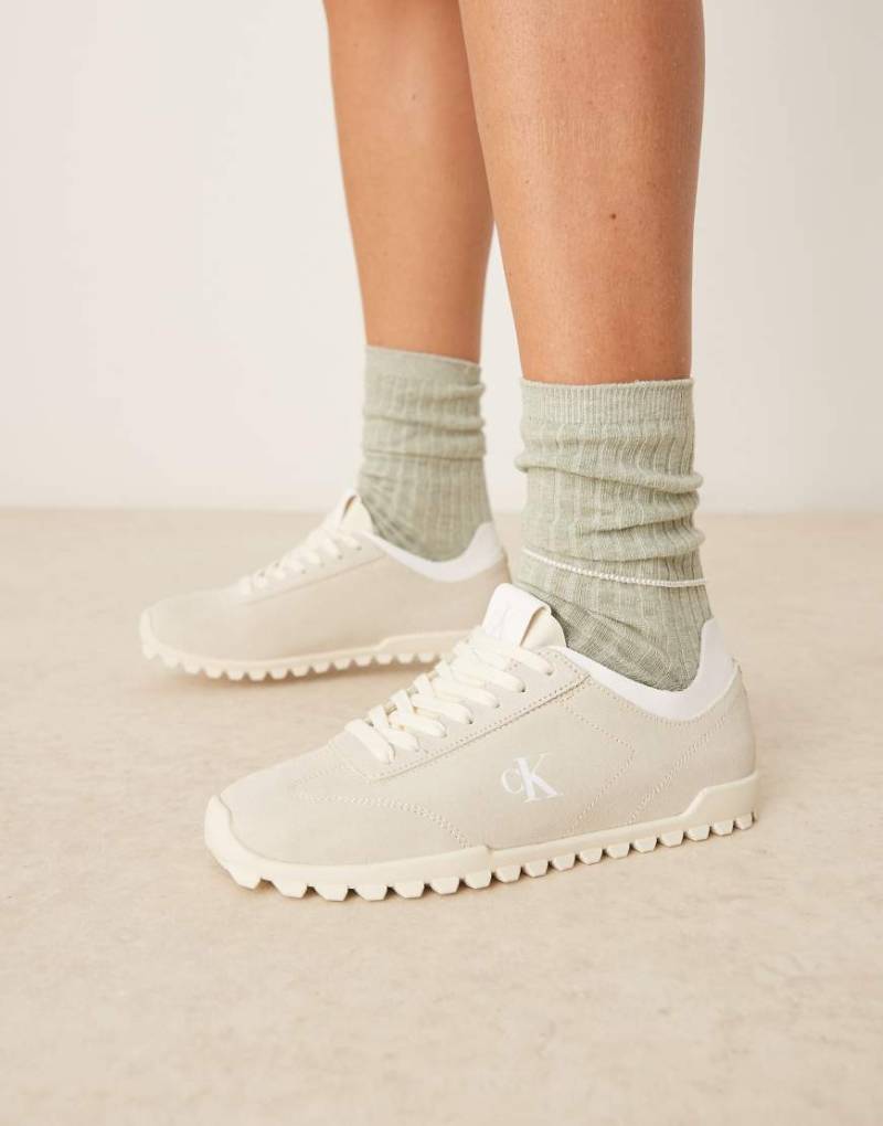 Calvin Klein Jeans - Niedrige Lauf-Sneaker in Beige aus Wildleder mit Profil-Neutral von Calvin Klein Jeans