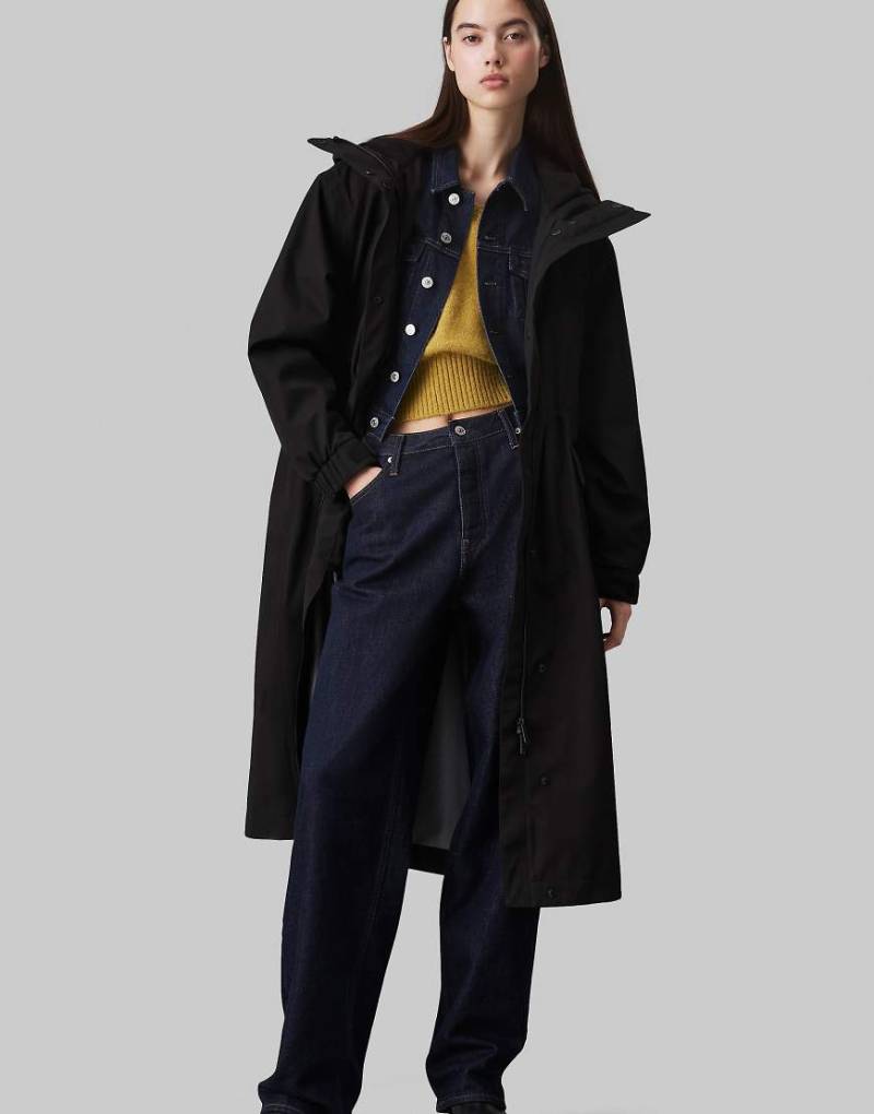 Calvin Klein Jeans - Parka in CK-Schwarz mit Kapuze von Calvin Klein Jeans