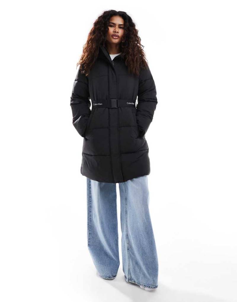 Calvin Klein Jeans - Pufferjacke in Schwarz mit Logogürtel von Calvin Klein Jeans