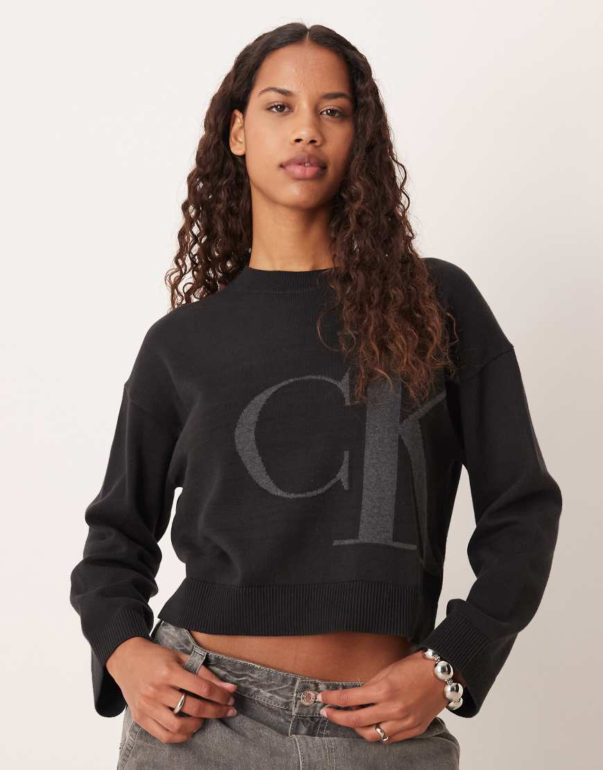 Calvin Klein Jeans - Pullover in Schwarz mit großem „CK"-Logo von Calvin Klein Jeans