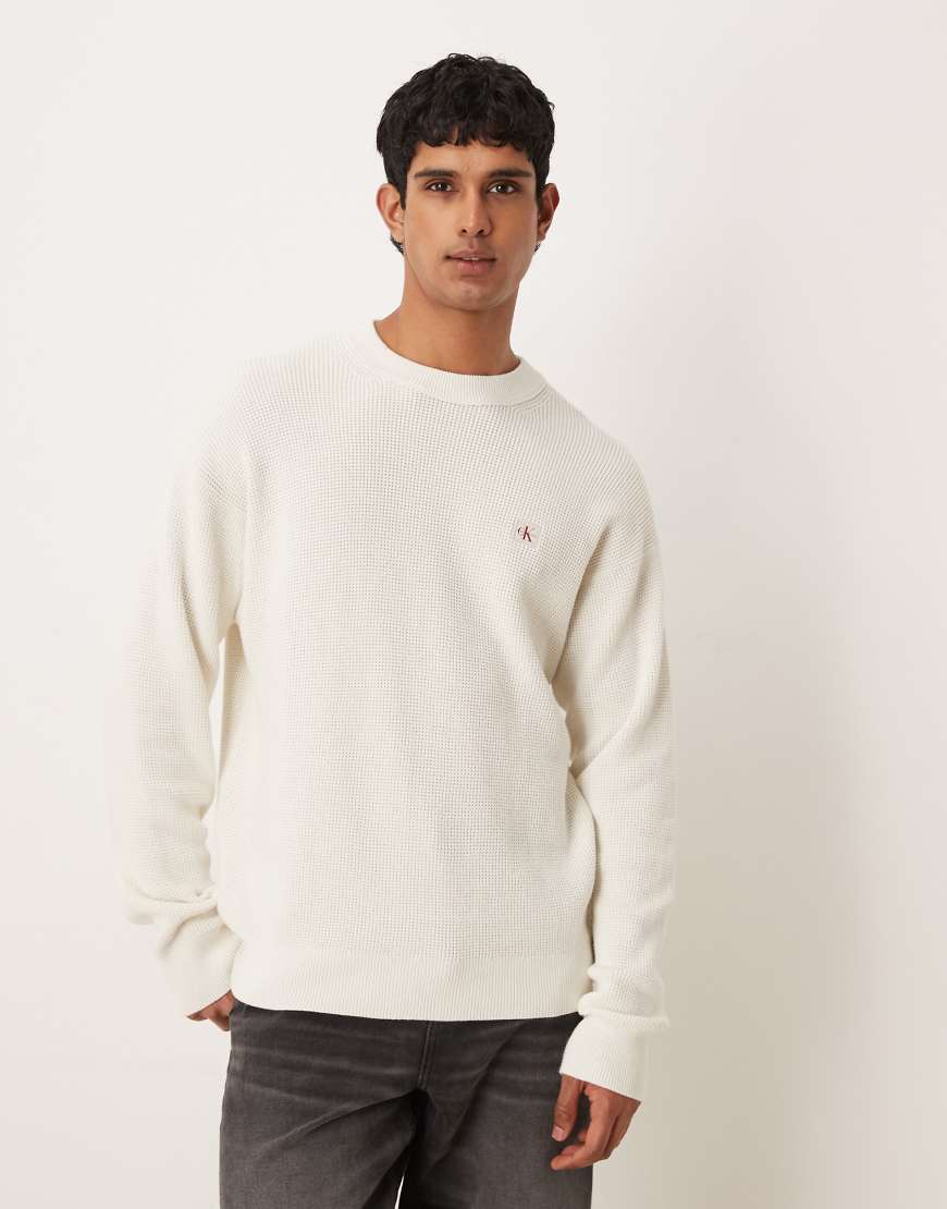 Calvin Klein Jeans - Pullover in Weiß mit Rundhalsausschnitt und Aufnäher von Calvin Klein Jeans