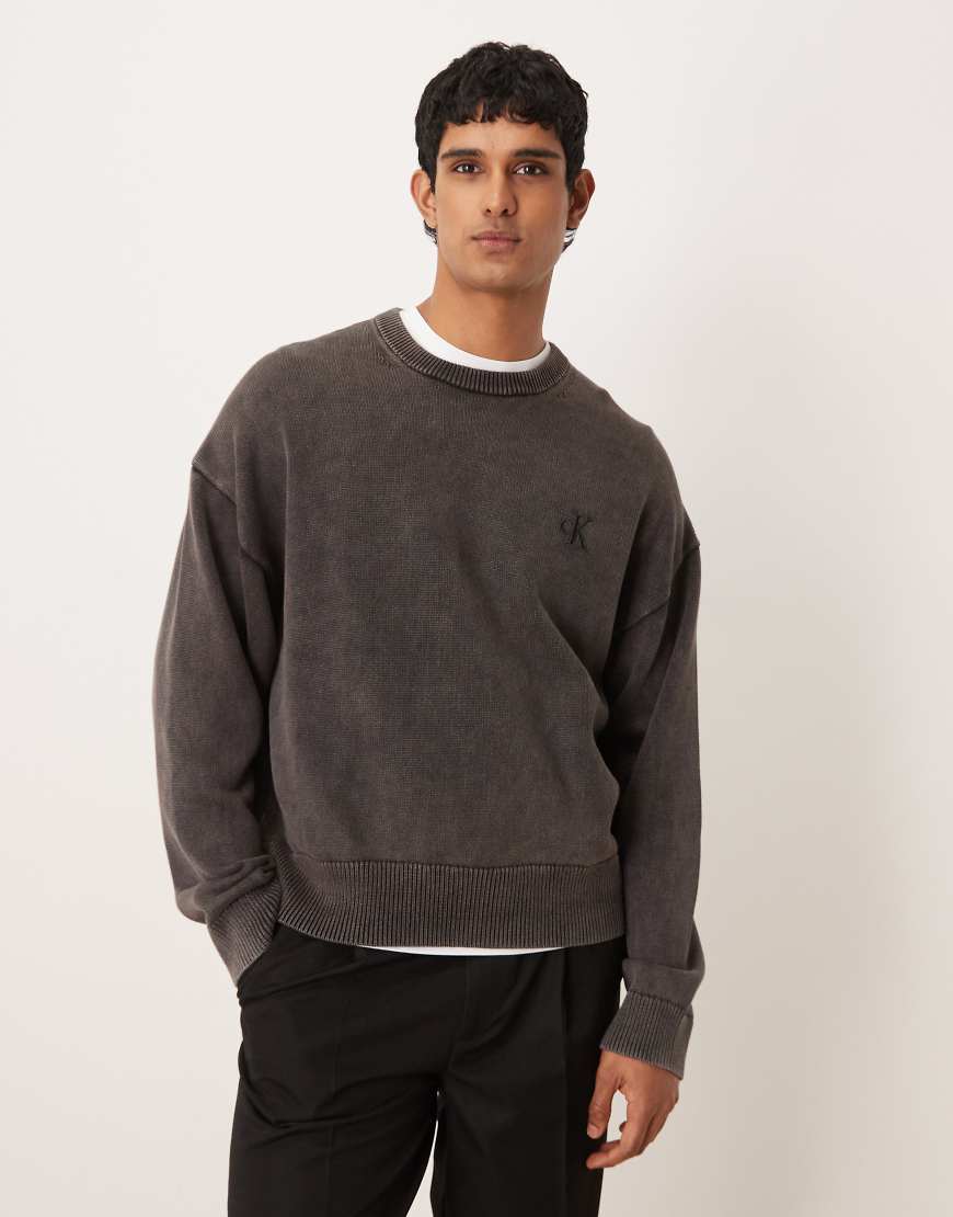 Calvin Klein Jeans - Pullover in verwaschenem Schwarz mit Rundhalsausschnitt von Calvin Klein Jeans