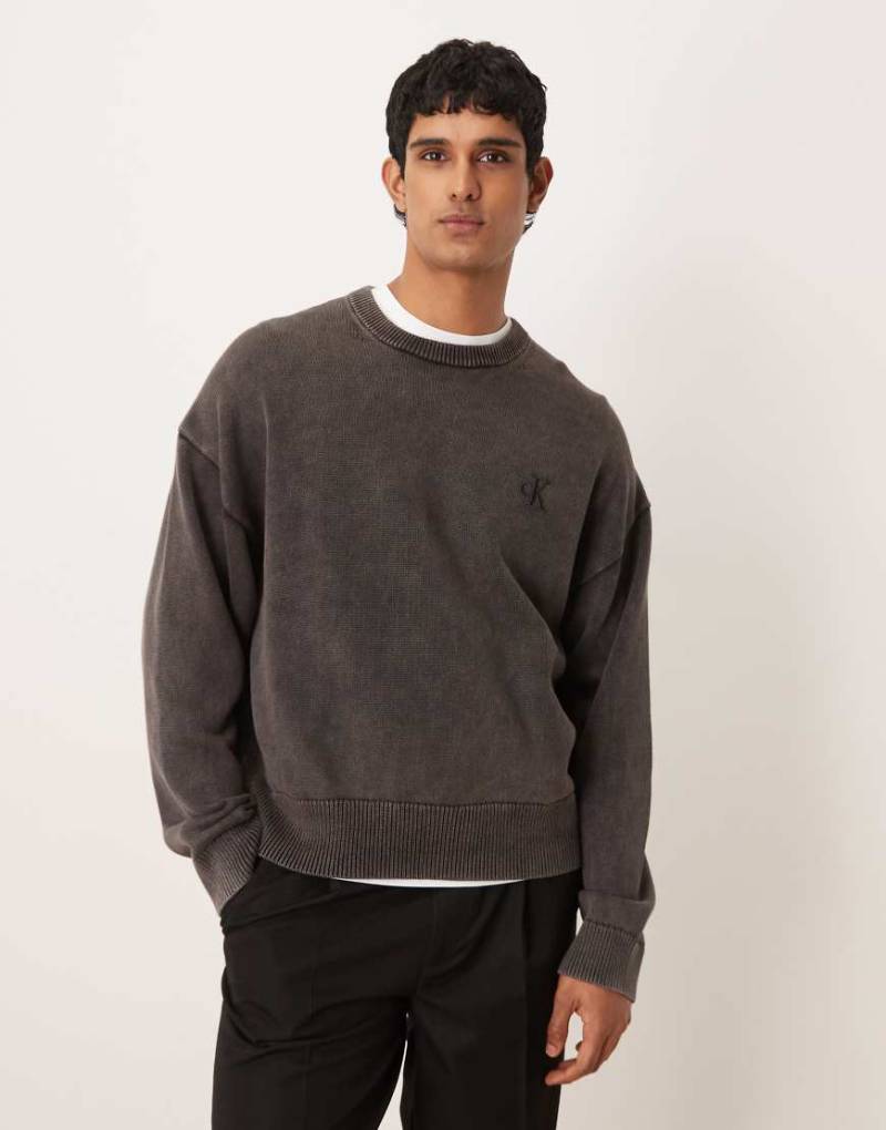 Calvin Klein Jeans - Pullover in verwaschenem Schwarz mit Rundhalsausschnitt von Calvin Klein Jeans